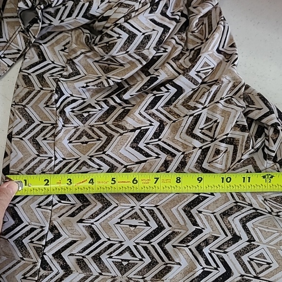 JM Collection Brown, Tan & Cream Chevron Print Wide Leg Pants size Large - Picture 9 of 9